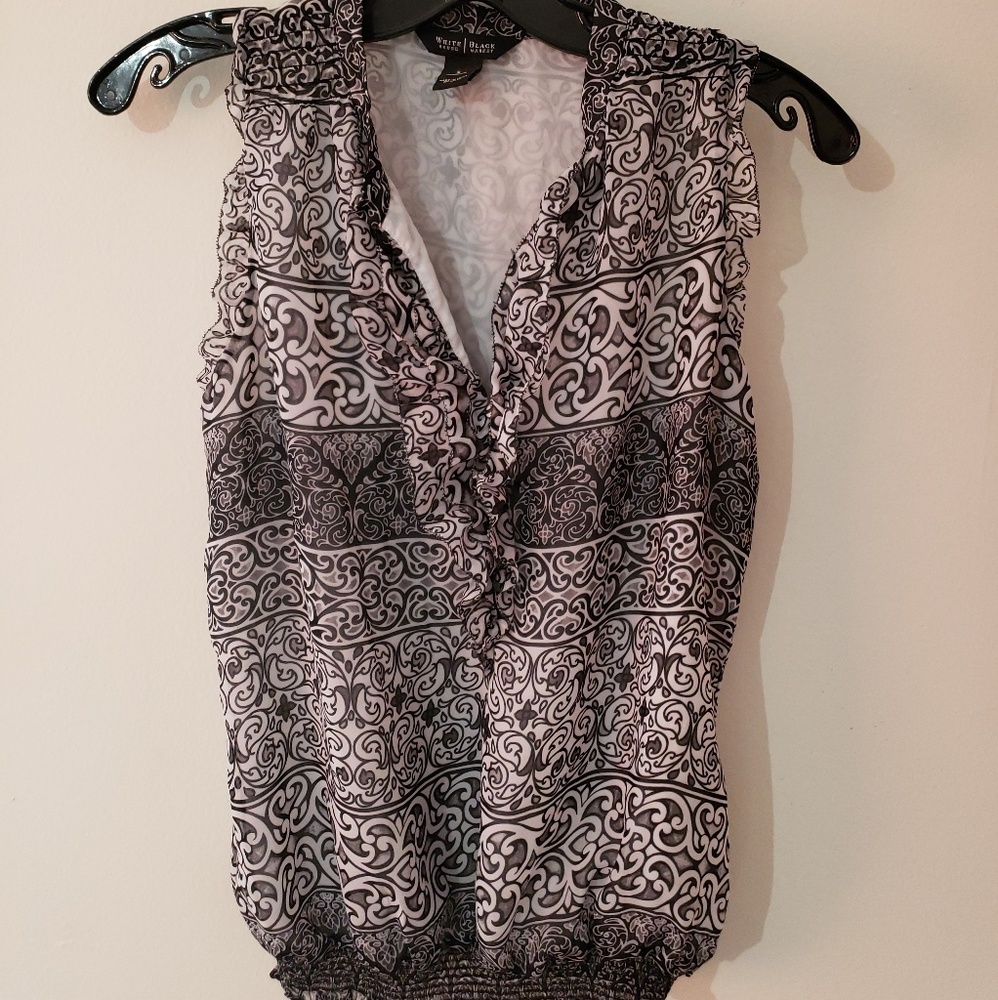 Cute White House Black Market Top